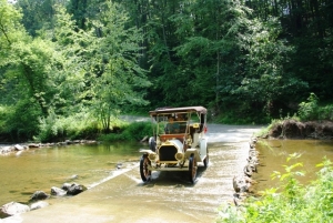 Gil Fitzhugh negotiates the Fishing Creek in his 1909 E-M-F