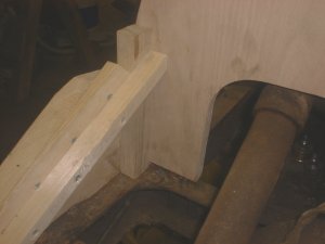 Fire wall to main rail support