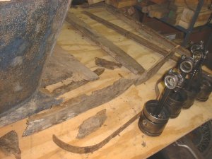 Cylinder port and tool
