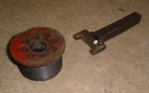 Cylinder port and tool