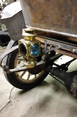 E & J Tail Light and Never-Out License bracket